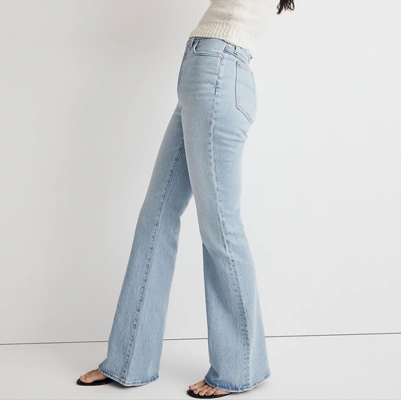 James Jeans Ultra Flare Leg Style in Light Blue Wash. EUC - Picture 2 of 9